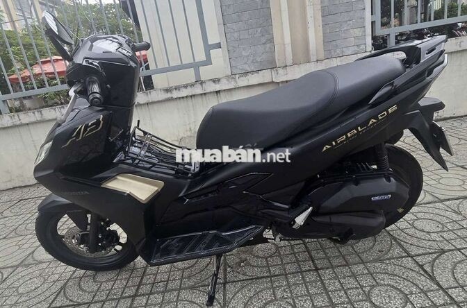 Honda Air Blade 2024 4 val dưới 8k km đen