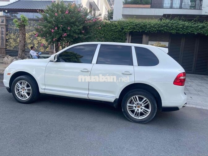 Porsche Cayenne 5 chỗ Xăng màu Trắng