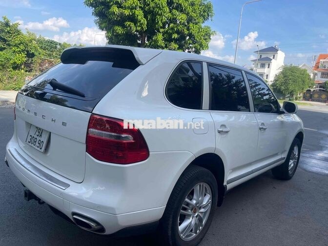 Porsche Cayenne 5 chỗ Xăng màu Trắng