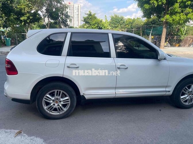 Porsche Cayenne 5 chỗ Xăng màu Trắng