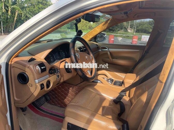 Porsche Cayenne 5 chỗ Xăng màu Trắng