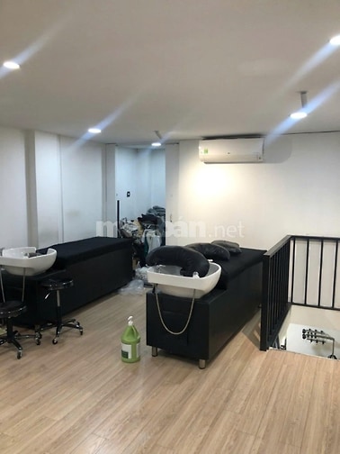 Cho thuê mặt tiền Calmette Q1 , gần chợ Bến Thành, 4mx9m+ lửng 4mx6m