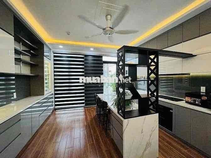 Full Nội Thất - Đường 12M - 81 m² 6 Tầng - 3/2 Quận 10