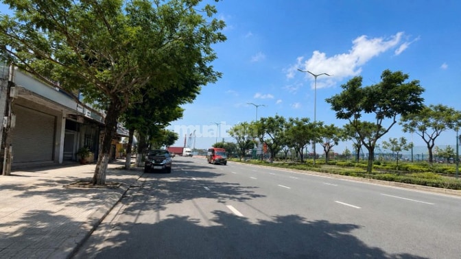 Bán đất mặt tiền Lê Văn Hiến, Đà Nẵng 575,8m2, ngang 10m, giá 30 tỷ