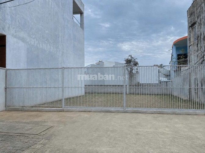 Bán đất mặt tiền Lê Văn Hiến, Đà Nẵng 575,8m2, ngang 10m, giá 30 tỷ