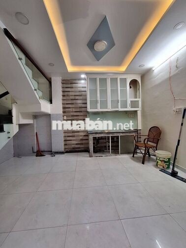 CHO THUÊ NHÀ TRẦN PHÚ Q5 XE HƠI ĐẬU TRƯỚC NHÀ