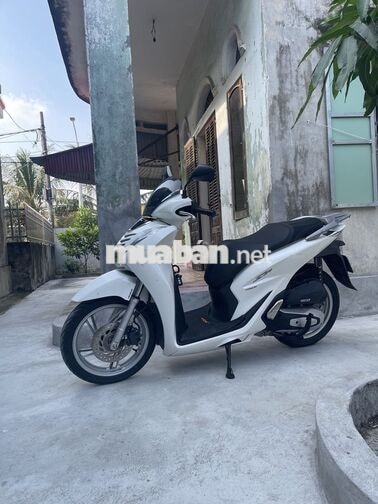 Honda SH 150i màu Trắng