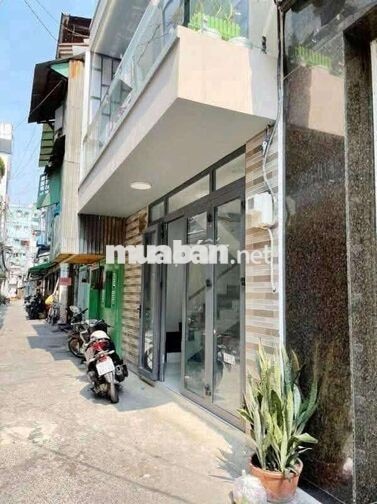 CHO THUÊ NHÀ TRẦN PHÚ Q5 XE HƠI ĐẬU TRƯỚC NHÀ