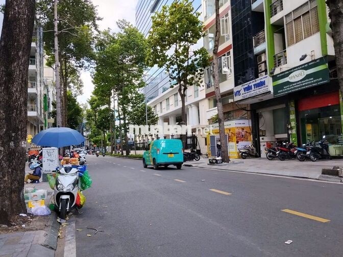Nhà MT Gần Chợ Bến Thành , Khu VP - Giá rẻ