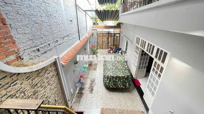 Bán nhà sân vườn ngang 8m, MT đường 10m gần chợ Bà Điểm