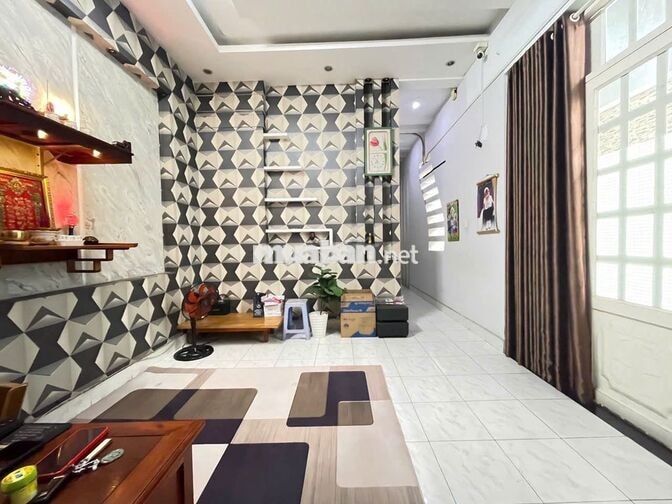 Bán nhà sân vườn ngang 8m, MT đường 10m gần chợ Bà Điểm