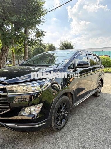 Toyota Innova 2018 Venture Đen