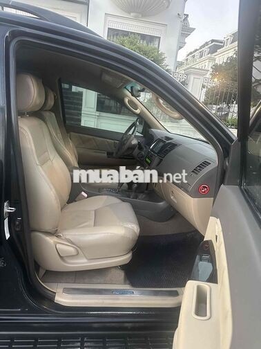 Toyota Fortuner  xe số tự động 2 cầu sx cuối 2012