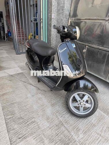 Piaggio Vespa LX 150 màu Đen