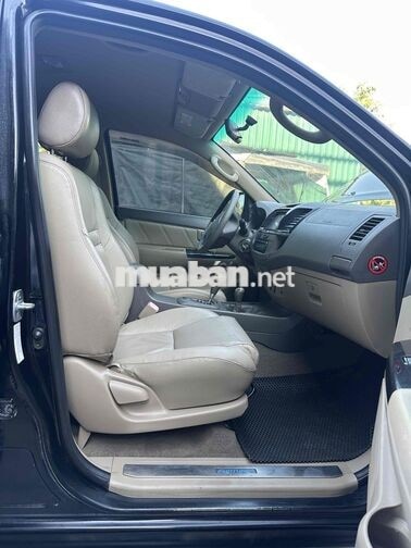 Toyota Fortuner  xe số tự động 2 cầu sx cuối 2012