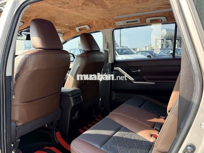 Toyota Innova Cross 2025 2.0V - Thương Lượng tốt
