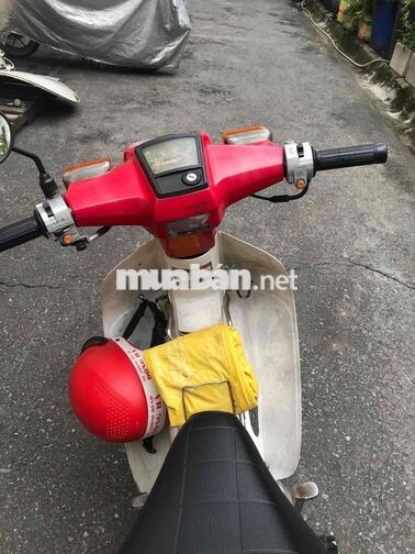 Honda Super Cub 50cc màu Đỏ trắng