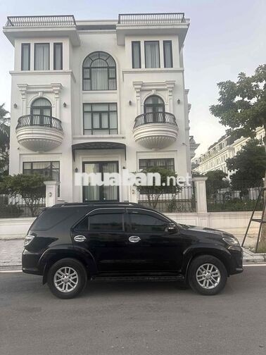 Toyota Fortuner  xe số tự động 2 cầu sx cuối 2012