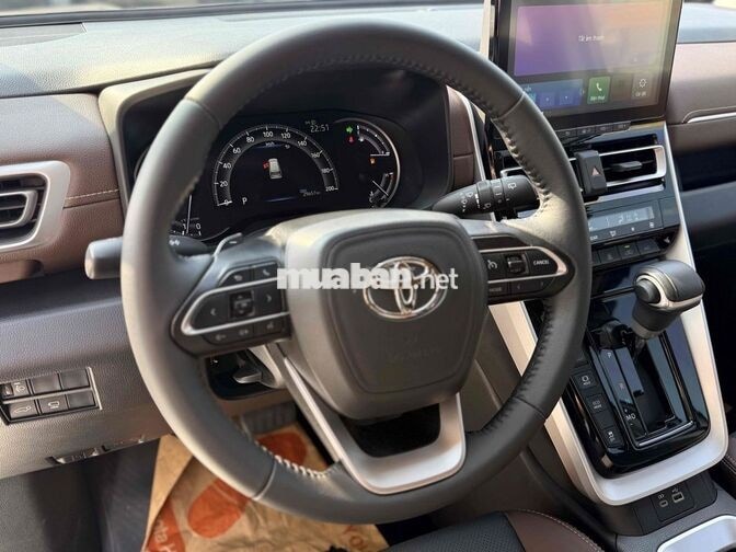 Toyota Innova Cross 2025 2.0V - Thương Lượng tốt