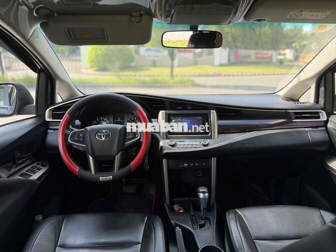 Toyota Innova 2018 Venture Đen