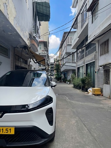 Bán nhà đường số rộng 8m xe hơi đậu trước nhà, sát bên đường Tân Vĩnh