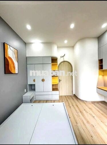 Nhà khu Tên Lửa, 5 phòng ngủ, diện tích 68m², hẻm xe hơi 8m