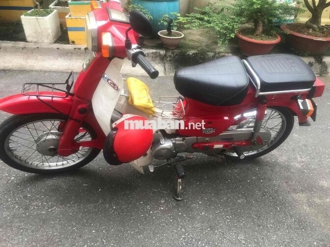 Honda Super Cub 50cc màu Đỏ trắng