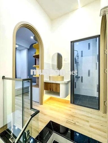 Nhà khu Tên Lửa, 5 phòng ngủ, diện tích 68m², hẻm xe hơi 8m