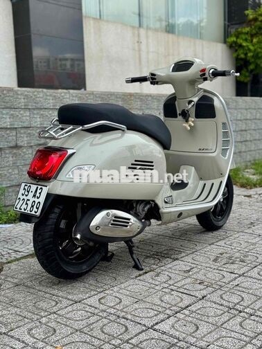 Piaggio Vespa GTS SuperTech 300 HPE 2019 màu Be