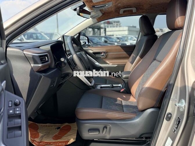 Toyota Innova Cross 2025 2.0V - Thương Lượng tốt