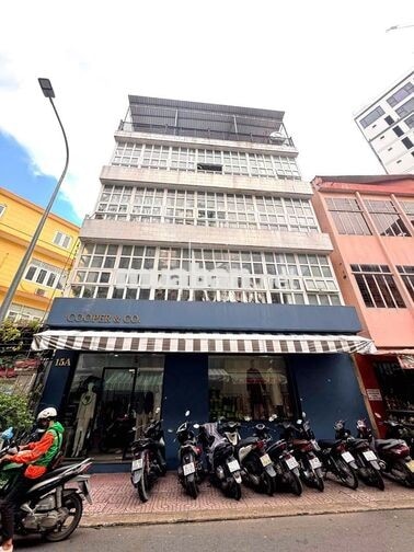 Mặt tiền ngang 9m đối diện chợ Bến Thành giá chỉ có 50tr. Quá rẻ !!!