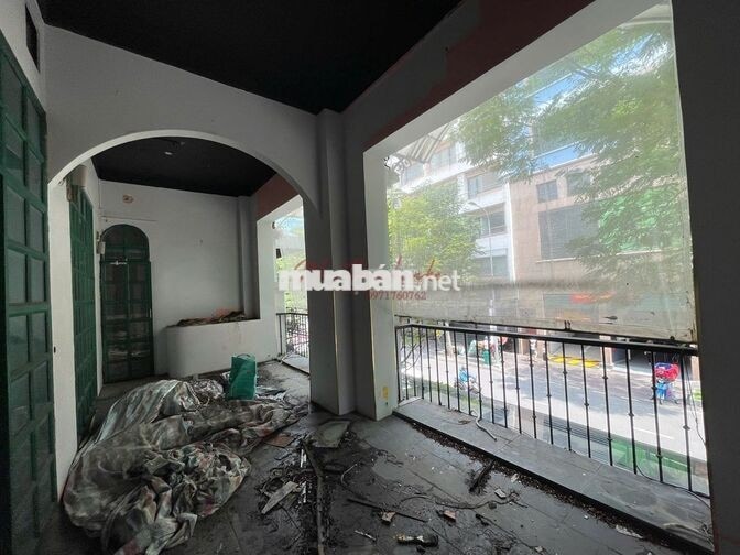  VIP Đồng Khởi, Quận 1! Sàn 300m², ngang 8m, giá chỉ 75TR!