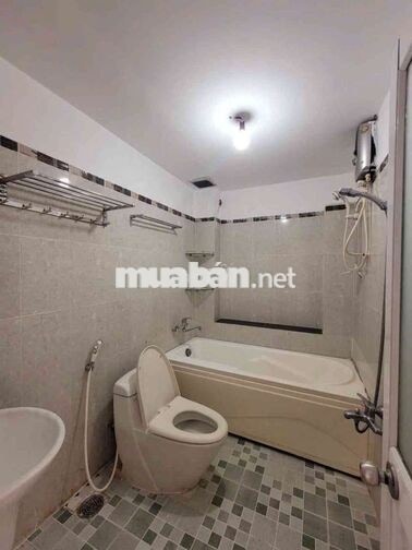 Bán Nhà Sát Cầu Ngã Tư Ga - 52m2 - Hẻm Ô Tô - 2 Tầng BTCT chắc chắn .