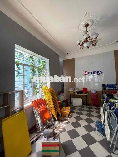 Cho thuê nhà 2tầng mặt tiền THI SÁCH, Hải Châu - ngay cổng Sân bay ĐN
