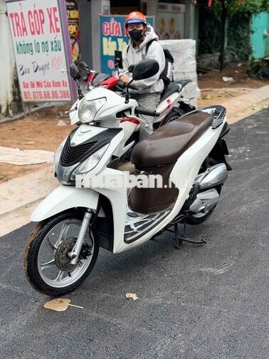 Honda Vision 2017 màu trắng nâu