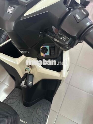 Honda Vario 150 nhập khẩu màu trắng