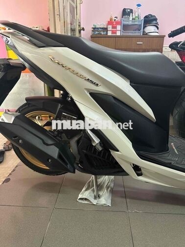 Honda Vario 150 nhập khẩu màu trắng
