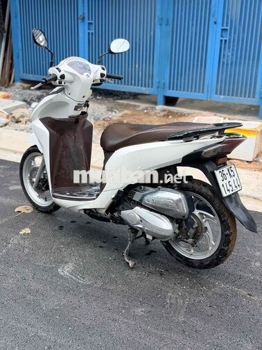 Honda Vision 2017 màu trắng nâu