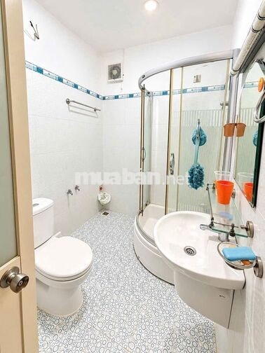 Cho thuê nhà P. Hòa Hưng, Q.10 – HẺM XE HƠI, VỊ TRÍ THUẬN TIỆN
