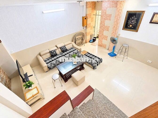 Cho thuê nhà P. Hòa Hưng, Q.10 – HẺM XE HƠI, VỊ TRÍ THUẬN TIỆN