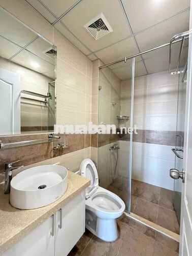 Cho thuê 2PN căn góc rộng ở Monarchy, Full nội thất, có thể ở ngay
