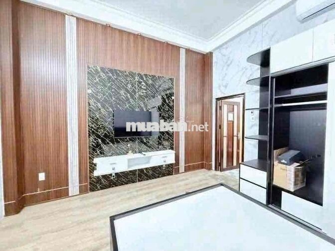 Cho thuê nhà đẹp 3 tầng đường 15m Trần Nhân Tông, gần Khúc Hạo, Quận S