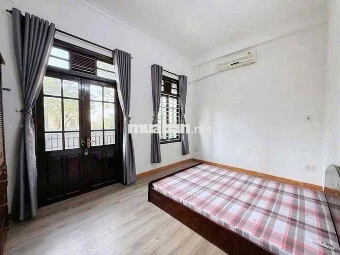 Cho thuê nhà đẹp 3 tầng đường 15m Trần Nhân Tông, gần Khúc Hạo, Quận S