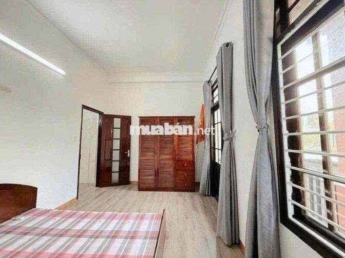 Cho thuê nhà đẹp 3 tầng đường 15m Trần Nhân Tông, gần Khúc Hạo, Quận S