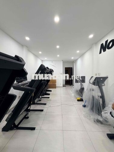 🔥 NHÀ 2 MẶT TIỀN TRƯỚC SAU NGUYỄN THỊ MINH KHAI, QUẬN 3 – CÓ THANG HÀN