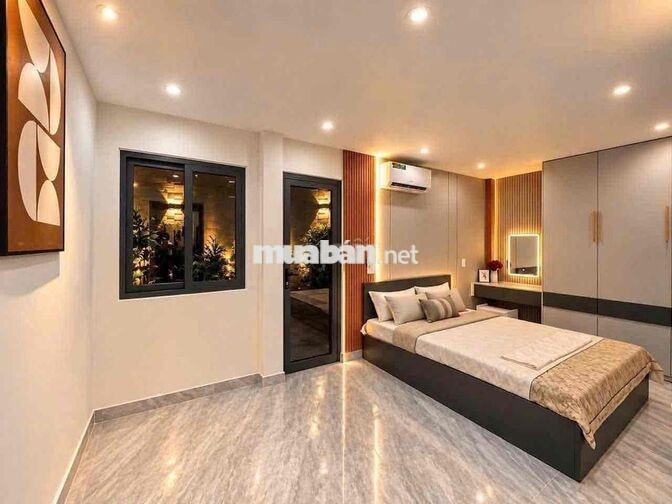 NHÀ VƯỜN THÔNG THOÁNG KHÔNG GIAN MÁT MẺ, CÓ 3 PN. NGAY CẠNH QUẬN 7