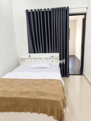 Chính chủ cho thuê căn hộ 2PN full nội thất mặt tiền Ngô Quyền