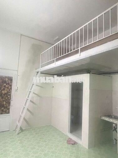 cho thuê phòng rộng rãi có gác. có máy lạnh 
