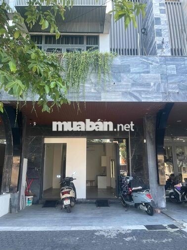 Chính chủ cho thuê căn hộ 2PN full nội thất mặt tiền Ngô Quyền