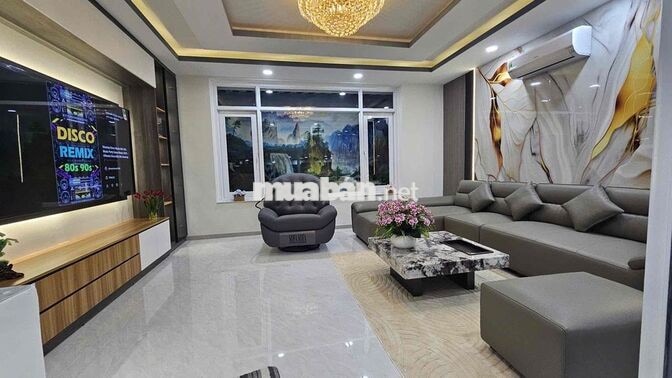 CHO THUÊ NHÀ PHỐ QUẬN 7 4PN+5WC FULL NT CAO CẤP 35 TRIỆU/ THÁNG